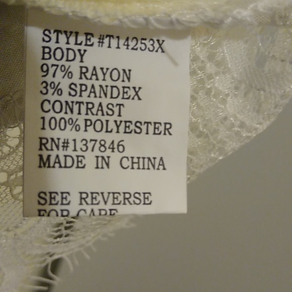 Roommates top - Picture 8 of 8